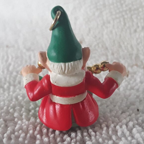 Hallmark Miniature Ornament- Stringing Along, 1990, no box - Picture 3 of 3